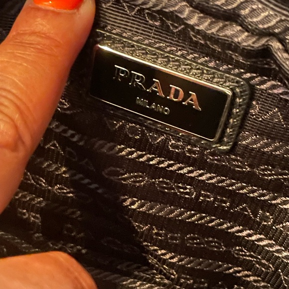 Prada - Picture 5 of 6